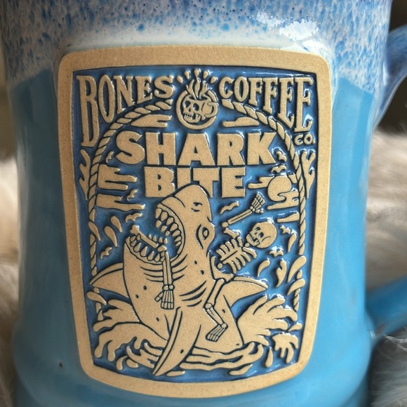 DENEEN POTTERY SHARK BITE HANDTHROWN MUG - Picture 2 of 9